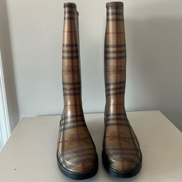 Burberry Haymarket Rainboots with Original Box - Picture 1 of 7